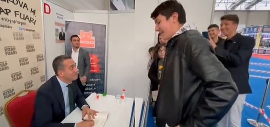 CHP'li Ali Mahir Yaşarır'a Kitap İmzalatmak İsteyen Gencin Adı 'Erdoğan' Olunca O Anlar Viral Oldu