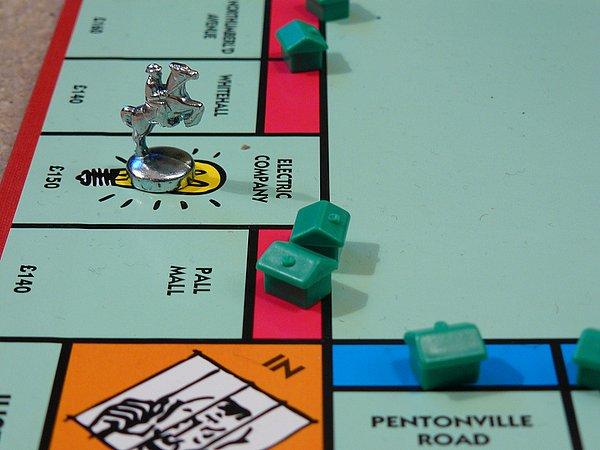 9. "Monopoly. Ne yapabilirim ki? Ben bir gayrimenkul kralıyım!"