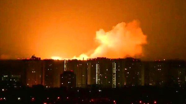22.39 Ukrayna'nın kuzey doğusunda Rus güçlerinin taarruz ettiği Harkiv şehrinde bulunan askeri üste korkunç bir patlama yaşandığı bildiriliyor.