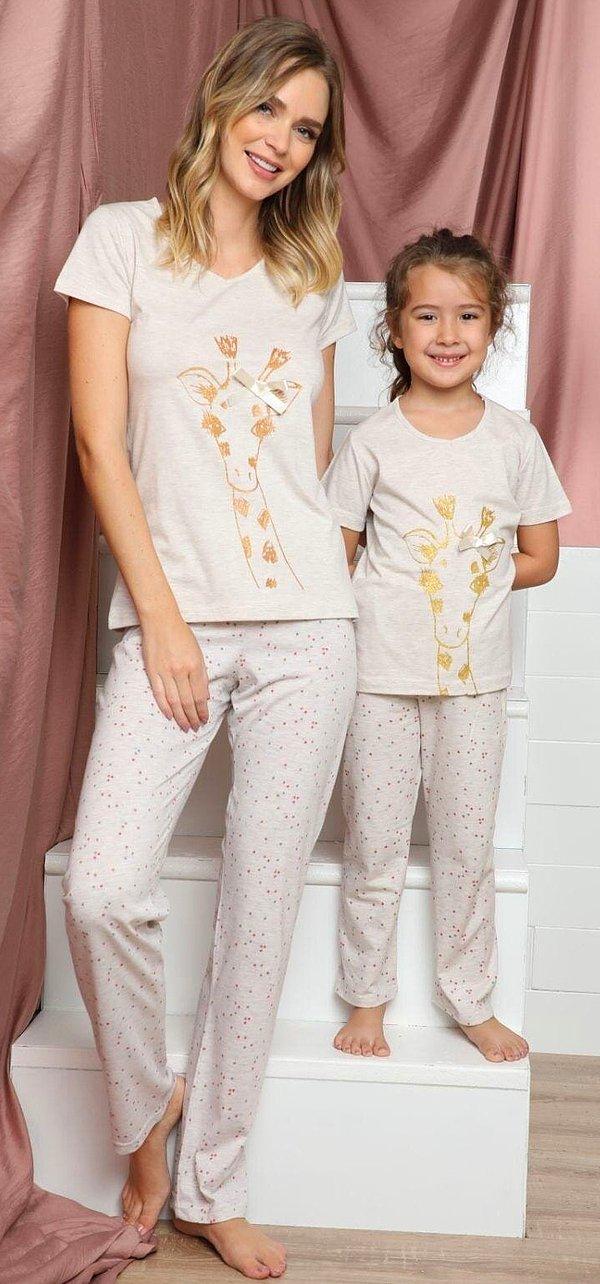 8. Kısa kollu likralı anne-kız pijama takımı.