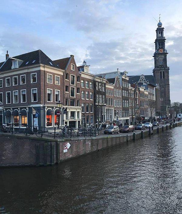 1. Amsterdam / Hollanda