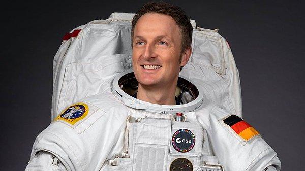 Bir Alman vatandaşı olan Dr. Maurer malzeme bilimi alanında doktora derecesine sahip ve halen süren ISS Expedition 66 görevinin mürettebatına 11 Kasım'da katılmıştı.