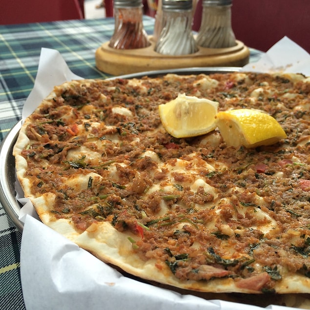 5. En sevilen Türk yiyeceklerinden biri ise Lahmacun olmuş!