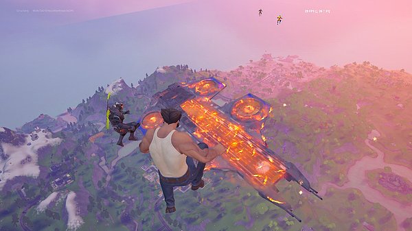 Battle royale türünün en sevilen yapımlarından Fortnite'ın tahtını kimselere bırakmaya niyet yok.