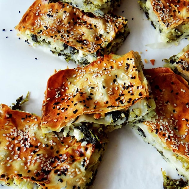 6. Börek de popüler yiyeceklerin arasında...