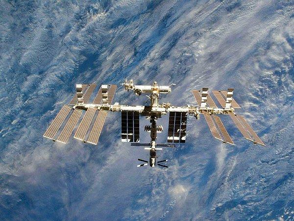 9. Avrupa Uzay Ajansı (ESA), Rusya’nın Ukrayna işgali devam ettiği için Uluslararası Uzay İstasyonu’ndaki bir astronotla yapılacak söyleşiyi iptal etti.