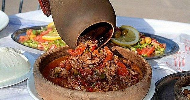 13. Kapadokya denince akıllara gelen testi kebabını da listeye eklemişler!