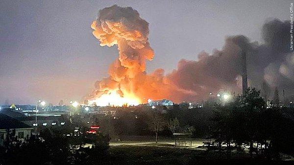 22.05 | Kiev yakınlarında büyük bir patlama sesi duyuldu.