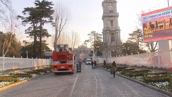 İtfaiye ekiplerinin çalışmaları devam ediyor.