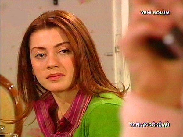 Gökçe Bahadır, Hayat Bilgisi dizisiyle ekran yolculuğuna başlasa da 2006-2010 yıllarında arasında Kanal D'de yayınlanan Yaprak Dökümü'nde canlandırdığı Leyla karakteriyle hafızalarımıza kazınmıştı.
