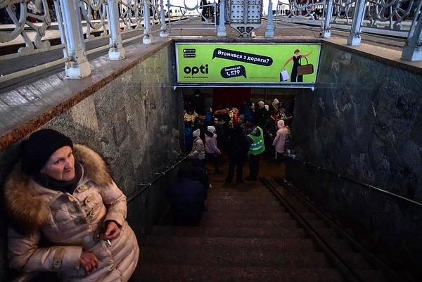 Hem hüznün hem de kentten ayrılabilmenin mutluluğunun yaşandığı tren istasyonu, Ukraynalıların hüznüne ev sahipliği yapıyor.