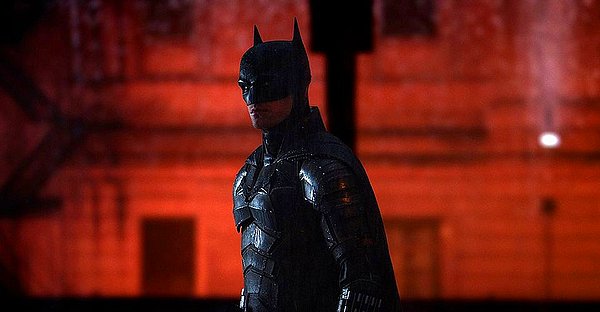 3. Robert Pattinson’ın Batman’i ilham verici ve gerilim dolu dedektif hikayesi sayesinde filmlerdeki klasikleşmiş süper kahraman kalıbından çıkıp daha gerçekçi bir çizgi roman uyarlaması gibi!