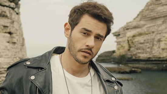 Şarkılar Bizi Söyler Cem Belevi Kimdir? Cem Belevi Kaç Yaşında, Nereli? Cem Belevi İrem Derici ile Sevgili mi?