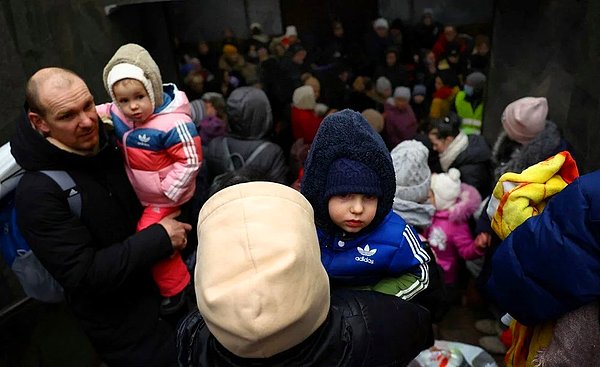 Rusya Savunma Bakanlığı, Moskova saatiyle 10.00 itibarıyla Mariupol ve Volnovaha’dan sivillerin çıkması amacıyla geçici ateşkes uygulayacaklarını duyurmuştu.