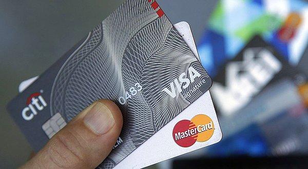 Dünyanın en büyük ödeme altyapılarından olan Visa ve Mastercard, Ukrayna işgali sebebiyle Rusya'daki operasyonlarını durdurduklarını açıkladı.