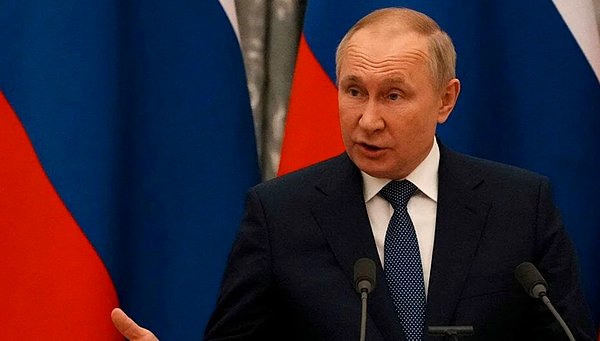 Rusya Devlet Başkanı Vladimir Putin'in askeri müdahale göndermesiyle başlayan kriz, Ukrayna ordusuyla beraber gönüllü vatandaşlarının karşı atağa geçmesi ve birçok Ukraynalı ailenin vatanlarını terk etmesine sebep oldu.