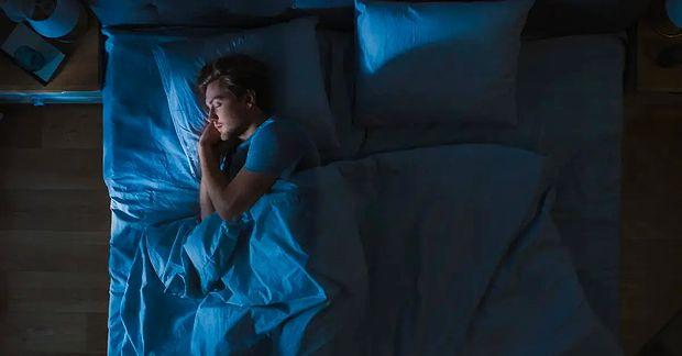 Uyumakta Zorlananlar Buraya! Yataktayken Açtığın An Sizi En Derin Uykuya Daldıracak 13 Sakinleştici Parça