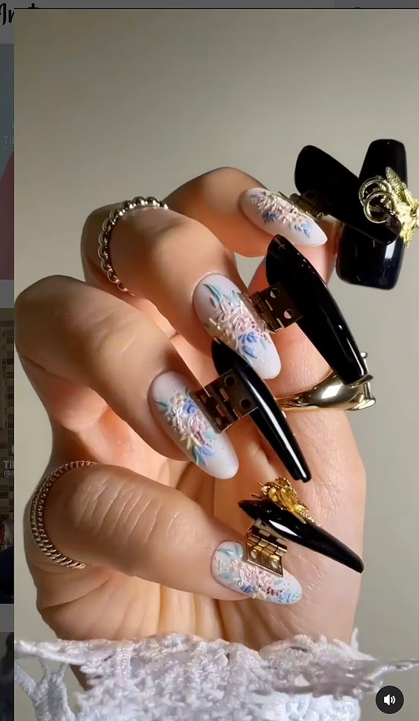 2. Bu nail art olayının bi miktar boku çıktı bence...