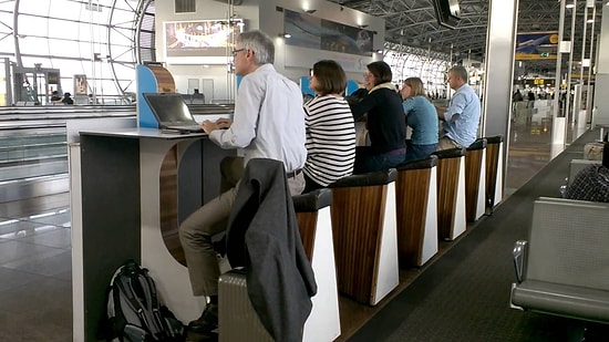 Havalimanında Pedal Çevirerek Şarjınızı Doldurabileceğiniz İlginç İstasyon