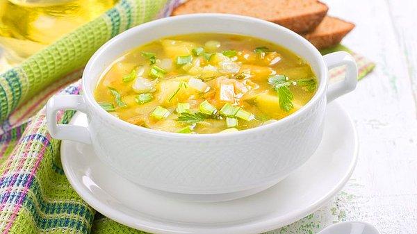 2. Sebze çorbasını hem diyette olanlar hem lifli beslenenler tercih edebilir.
