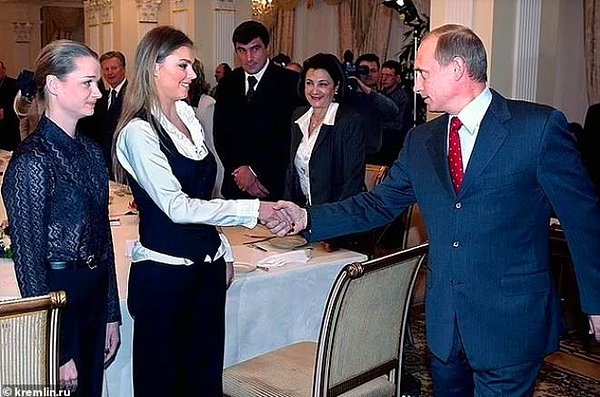 Kabaeva ve Çocukları İsviçre'ye Kaçtı İddiası;