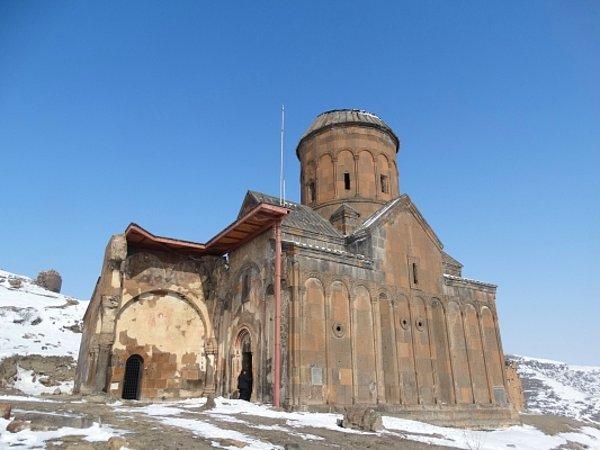 Kiliselerin Ermeni Mimarisiyle Buluştuğu Özel Bir Yer