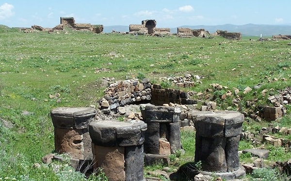 Ateşgede Tapınağı ve Zerdüştlük Dini