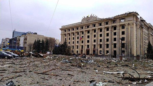 Ukrayna`nın ikinci büyük kenti Harkiv bombardımanlarda ağır hasar gördü.
