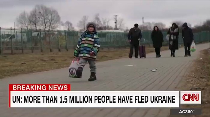 Ukrayna'daki Savaştan Kaçan Çocuğun Ağlayarak Yürüdüğü Görüntüleri İzlerken Yüreğiniz Parçalanacak