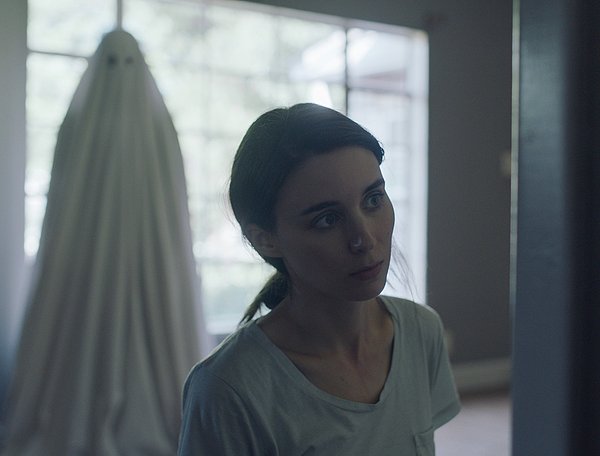 15. A Ghost Story (2017)