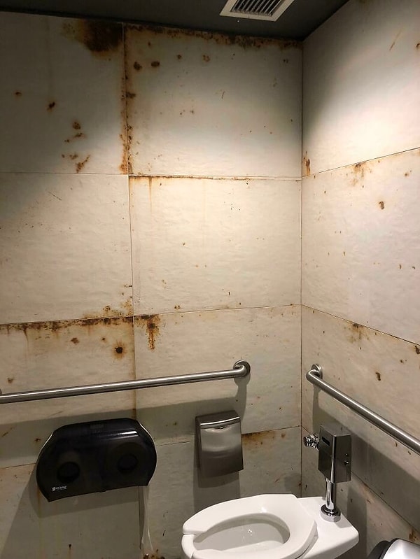 15. Это не грязь, это такой "дизайн"