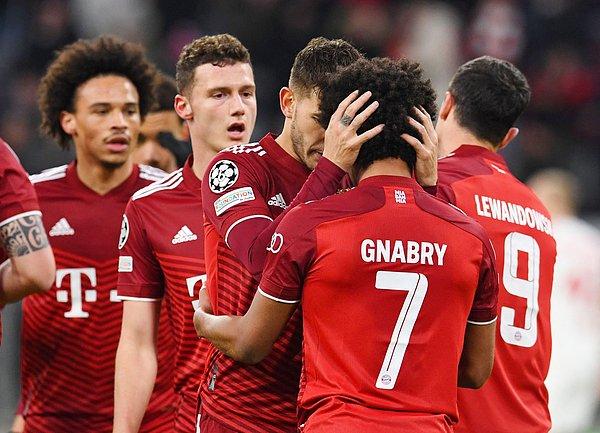 Avusturya'daki maçta rakibiyle 1-1 berabere kalan Bayern, ikinci maçta 7-1 kazanarak adını bir üst tura yazdırdı.