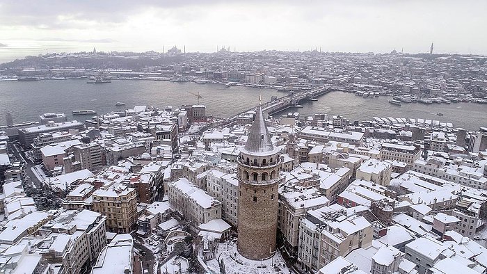 İstanbul'da Kar Önlemleri Açıklandı! Okullar Pazartesiye Kadar Tatil Edildi