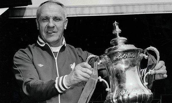 İkinci ligden aldığı Liverpool'u İngiltere'nin en prestijli takımlarından birisi yapan Bill Shankly, 1974 yılına kadar süren macerasında 3 kez İngiltere Lig Kupası'nı kaldırmıştı.