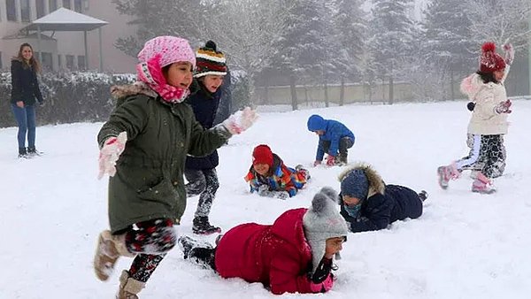 İstanbul ve Kocaeli'de Okullar Tatil mi? Yarın Kar Tatili mi Var?