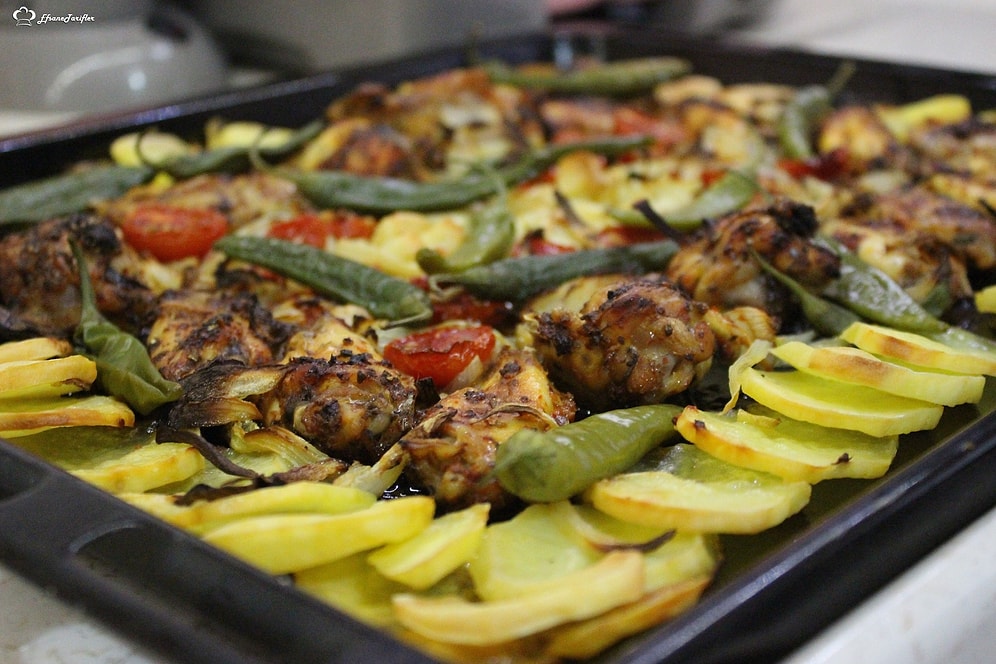 Fırında Sebzeli Tavuk Nasıl Yapılır? İşte Kolay ve Nefis Fırında Sebzeli Tavuk Tarifi…