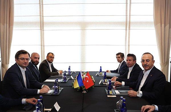 Zirve öncesi Ukrayna Dışişleri Bakanı Dmytro Kuleba ile Çavuşoğlu ikili görüşme gerçekleştirdi