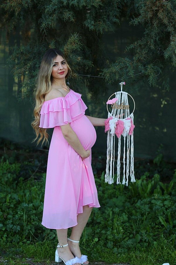 14. Baby shower partinizde giymek için harika bir hamile elbisesi...