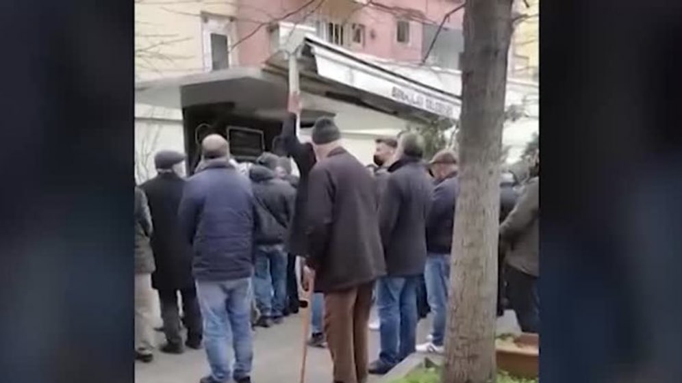 Cenaze Namazında Hakkını Helal Etmeyince Camiden Çıkarılan Alacaklı: '7 Yıldır Borcumu Alamıyorum'