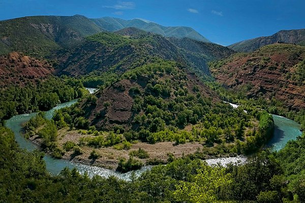 Tunceli huzurlu doğasıyla ziyaretçilerini bekliyor.