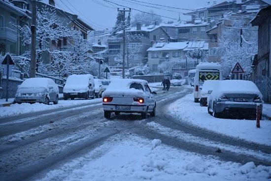 Öğrenciler İstedi Vali Kırmadı: Balıkesir'de Kar Nedeniyle Eğitime Ara Verildi