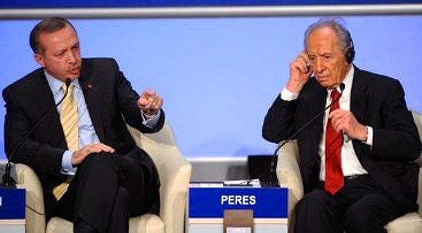 Hatırladığımız üzere Tayyip Erdoğan 2009'da başbakanlık yaptığı dönemde İsviçre'nin Davos kentinde her yıl yapılmakta olan Dünya Ekonomik Forumu'nun Gazze oturumunda eski İsrail Cumhurbaşkanı Şimon Peres ile sert bir tartışma yaşamıştı.