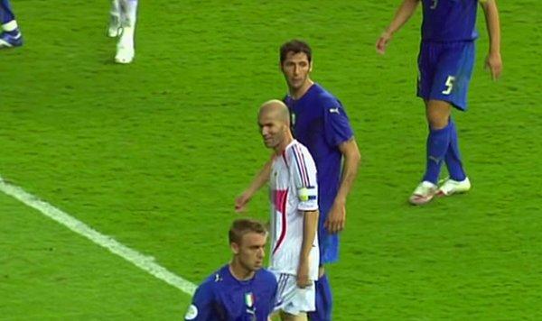 'Zidane gol attıktan sonra onu tutma görevi bana verildi. Ona ilk ve ikinci faulümde özür diledim ancak kötü karşılık verdi. Üçüncü kez karşı karşıya geldiğimizde artık kızmıştım.'