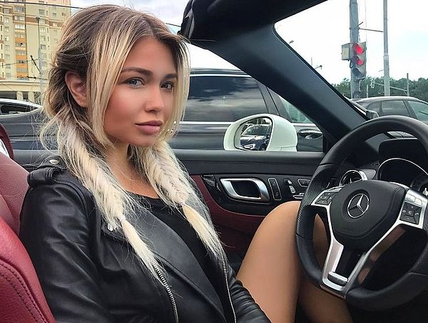 Sosyal medyada 1.5 milyon takipçisi bulunan ‘Rich Russian Kids’ isimli bir Instagram sayfası Rusya’nın zengin çocuklarının yaşamını takipçileriyle paylaşıyor.