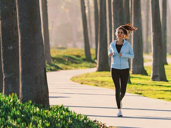0 grubuna ait insanlar protein ağırlıklı beslenecekleri için koşu gibi güçlü egzersizler yapabilir.