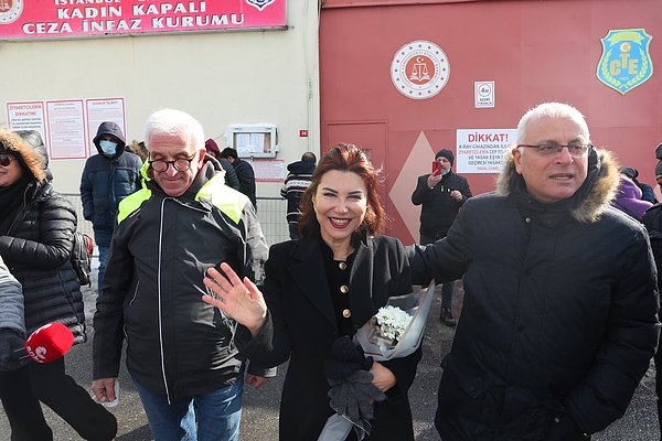 "Yarın öbür gün biri kaçacaksa o Sedef Kabaş olmayacak"