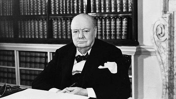 10. "Winston Churchill'in uçakta uçarken sigara içmesine olanak sağlayan, kendisine özel olarak tasarlanmış bir oksijen maskesi vardı."