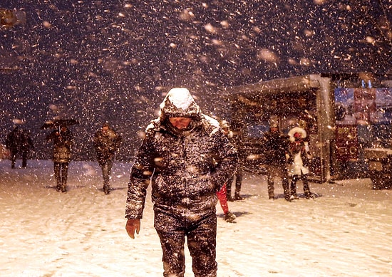 ❄️ Ve İstanbul'da Beklenen Kar Yağışı Başladı! İşte Kentten Manzaralar