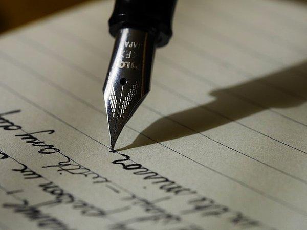 7. "İnsanların eline bir kalem geçtiğinde yüzde 97'si kendi isimlerini yazar."