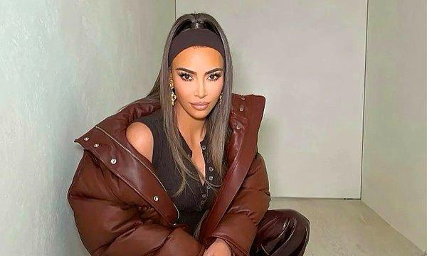 10. Kim Kardashian yıllar önce sedef hastalığı olduğunu açıklamış, 2018'de ise artık hastalığın tüm vücuduna yayıldığını ve tedavi görmeye başladığını paylaşmıştı.